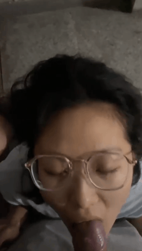 图片[2]-眼镜婊骚母狗口交颜射清纯碎花裙小美女约炮同校男同学嘴含大鸡巴就爱不释手-uu欢迎您！